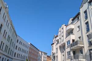 Vermietete 2-Raum-Wohnung mit Südbalkon, TG-Stellplatz in Stadtfeld-Ost – A.- Puschkin- Str. 23, 39108 Stadtfeld Ost, Magdeburg – Vorschaubild 1