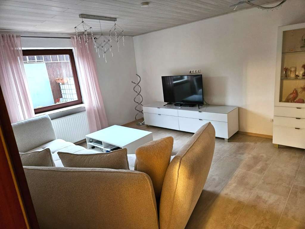 Immobilie in Burglengenfeld - Geräumiges 9-Zimmer Haus in Burglengenfeld mit Garage - Bild 4