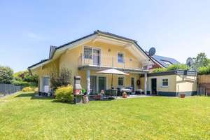 Modernes Einfamilienhaus mit großzügigem Wohnkonzept, Garten und E-Ladestation – Die vollständige Adresse der Immobilie erhältst du vom Anbieter., 56249 Herschbach – Vorschaubild 1