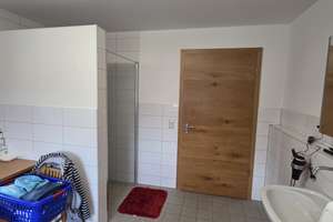 Hochwertiger, barrierefreier Bungalow mit Einliegerwohnung, zwei Garagen und Carport ab April 2027 v – Die vollständige Adresse der Immobilie erhältst du vom Anbieter., 94099 Ruhstorf an der Rott – Vorschaubild 14