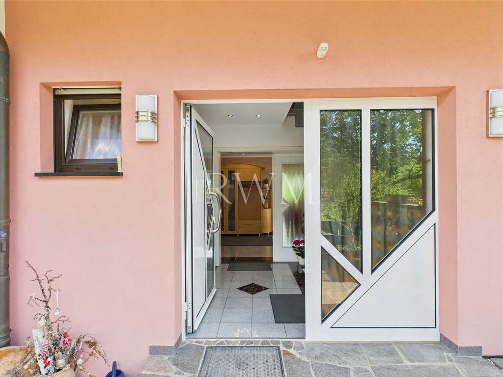 Immobilie in Herrenberg - Mehrfamilienhaus mit drei Wohneinheiten und Garten in attraktiver Ortsrandlage von Herrenberg-Kayh - Bild 3