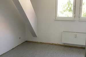 Schöne kleine 3 Zimmer Wohnung in ruhiger Lage mit Anmietung eines separaten Stellplatzes! – Heinz-Bongartz-Str. 14, 1239 Dresden – Vorschaubild 12