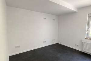 Frisch sanierte Dachgeschosswohnung mit Altbaucharme und Blick ins Grüne – Die vollständige Adresse der Immobilie erhältst du vom Anbieter., 46117 Osterfeld-Ost, Oberhausen – Vorschaubild 3