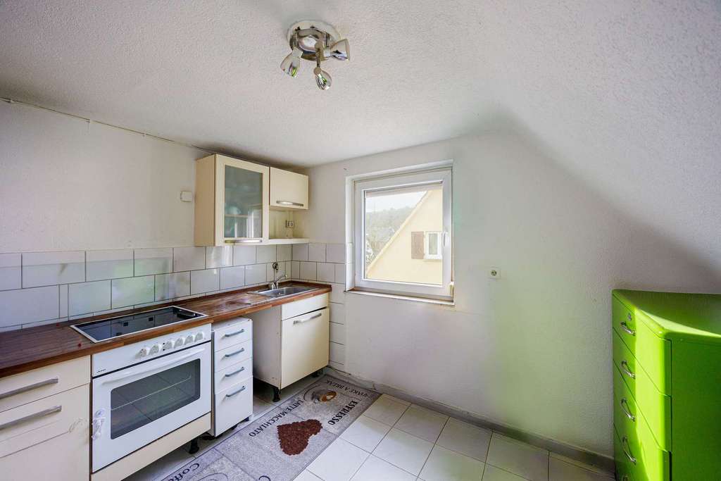 Immobilie in Besigheim - WEITBLICK: Helle Dachgeschosswohnung mit Wohlfühl-Charakter! - Bild 2