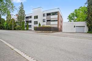 Exklusive 2-Zimmer-Wohnung mit Sauna und Schwimmbad in Erlangen-Burgberg