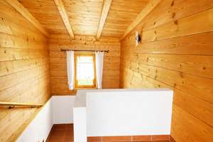 Holz, Licht, Lebensqualität. Einfamilienhaus mit unverbaubarem Blick in die Natur! – Die vollständige Adresse der Immobilie erhältst du vom Anbieter., 84036 Kumhausen – Vorschaubild 2