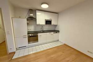 Top gepflegtes Zimmer Appt. mit Einbauküche seitlich Biebricher Allee – Simrockstraße 16c, 65187 Biebrich, Wiesbaden – Vorschaubild 6
