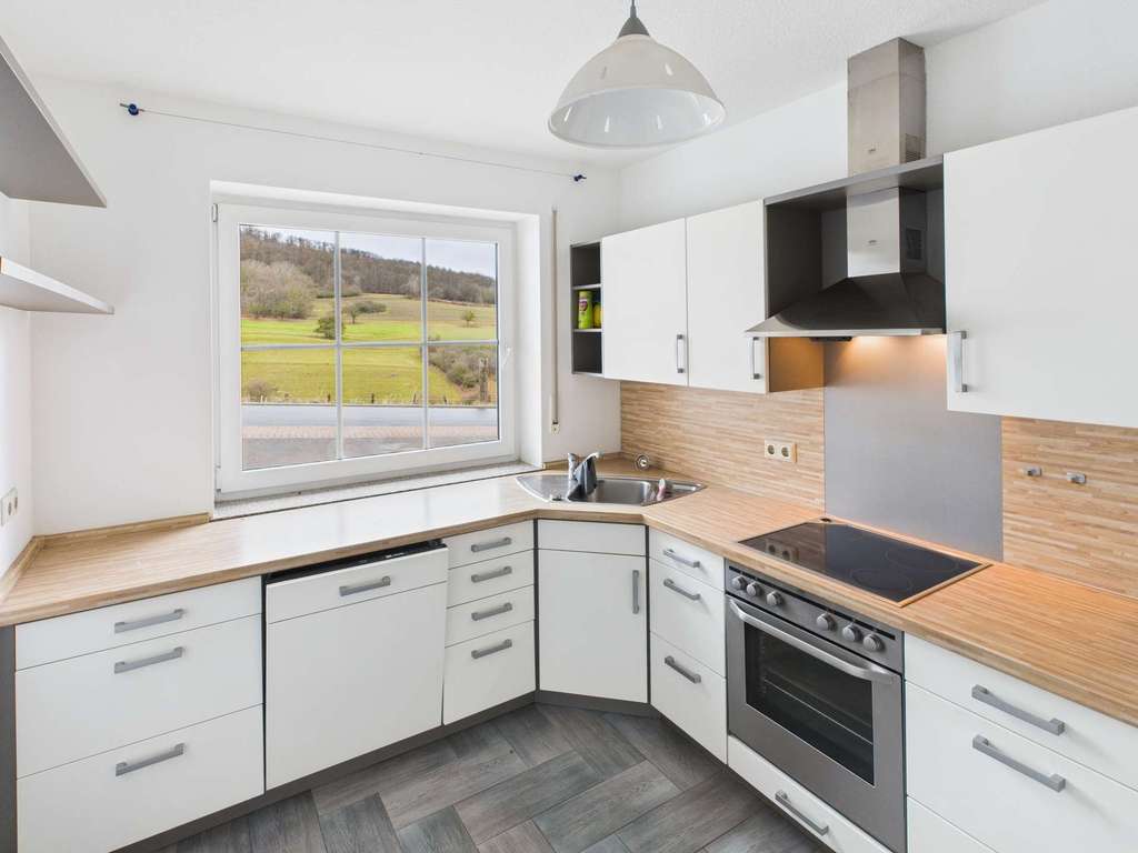 Immobilie in Knüllwald - Traumobjekt: neuwertiges Zweifamilienhaus! - Bild 2