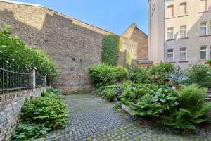 BEL ÉTAGE! 4-Room Historic Apartment - 2 Balconies, Fitted Kitchen & Wellness Oasis *13-Min to Clay* – Die vollständige Adresse der Immobilie erhältst du vom Anbieter., 65185 Mitte, Wiesbaden – Vorschaubild 16