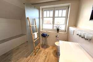 Moderne, zentrale Doppelhaushälfte unter Reet mit ca. 101 m² Wohnfläche auf Eigenland zu verkaufen – Dithmarschen (Kreis) – Vorschaubild 9