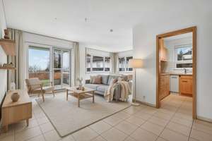 Helle 3-Zi.-Wohnung mit großem Balkon in ruhigem Haus in Pfhm- West