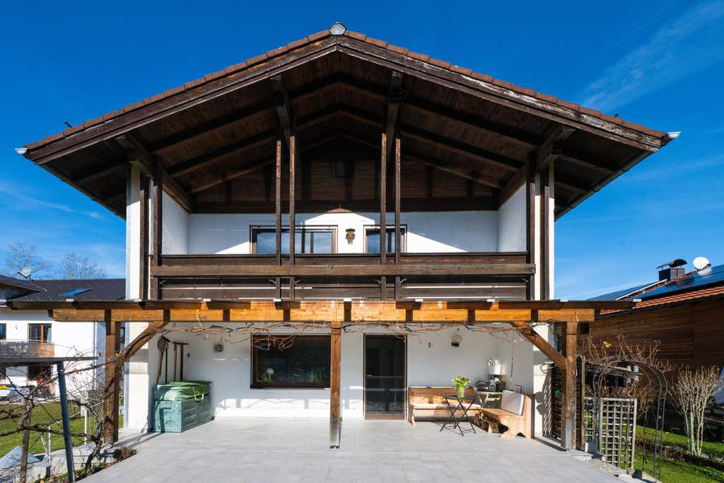 Immobilie in Rohrdorf - Anwesen mit Alpenblick und außergewöhnlichem Potenzial in Rohrdorf

 - Bild 1