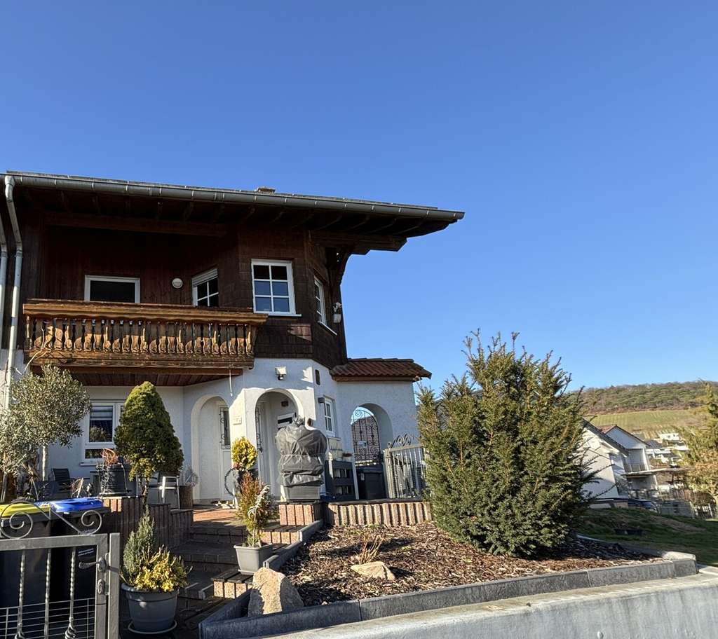 Immobilie in Fürfeld - Außergewöhnliche Architektur trifft auf Idylle! - Bild 1