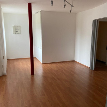 Großzügige 4-Zimmer-Wohnung im Citycenter Nähe HFU / DHBW - WG-geeignet