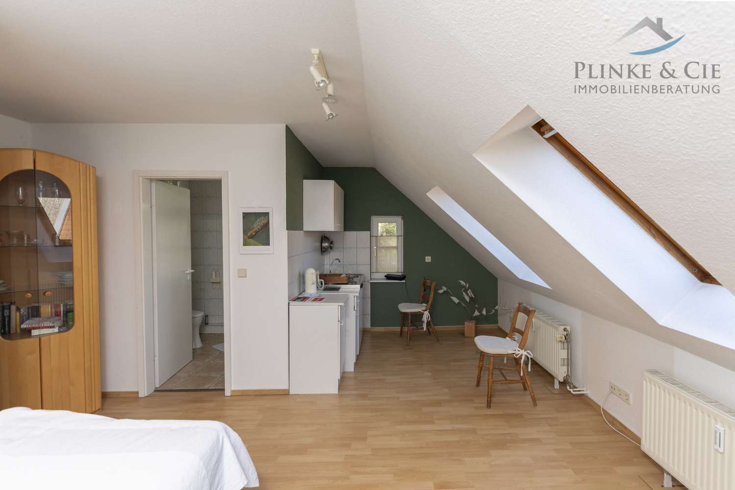 Immobilie in Sundhagen - +++ gepflegte Gutshaus-Hälfte mit großem Grundstück und Saunahaus|Seltenheit +++ - Bild 0