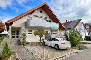 Viel Platz für Familie & Beruf, gepflegtes 2-Familienhaus mit separatem Homeoffice-Bereich – Die vollständige Adresse der Immobilie erhältst du vom Anbieter., 71292 Friolzheim – Vorschaubild 1