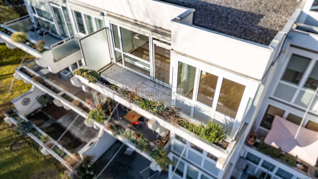 Immobilie in Putzbrunn - Ideal für die junge Familie: helle 3-Zi.-Dachgeschosswohnung mit Sonnenterrasse & TG-Einzelstellplat - Bild 0