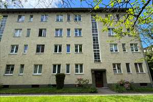 Vermietete, sehr ruhige 2,5 Zimmer Hochparterre Wohnung in Berlin-Spandau – Die vollständige Adresse der Immobilie erhältst du vom Anbieter., 13585 Spandau (Ortsteil), Berlin – Vorschaubild 1