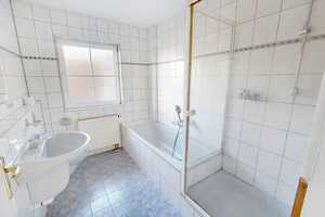 Erftstadt! Freistehendes Ein-/ Zweifamilienhaus mit Sonnengarten! 2 Garagen und Stellplatz (SN 4886) – Rhein-Erft-Kreis – Vorschaubild 8
