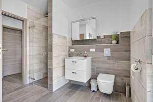 Bezugsfertiger Neubau! Hochwertiges KfW 40+ Haus mit Garage, Südterrasse und Garten in ruhiger Lage – Die vollständige Adresse der Immobilie erhältst du vom Anbieter., 95502 Himmelkron – Vorschaubild 15