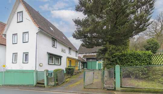 Bild von Charmantes Einfamilienhaus mit Ensembleschutz und großem Garten in idyllischer Waldrandlage