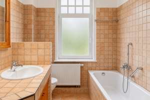 180m2-Altbauwohnung mit Balkon und Wintergarten mit Allerblick in Villa von 1907 in 1A-Stadtlage – Die vollständige Adresse der Immobilie erhältst du vom Anbieter., 29221 Celle – Vorschaubild 9