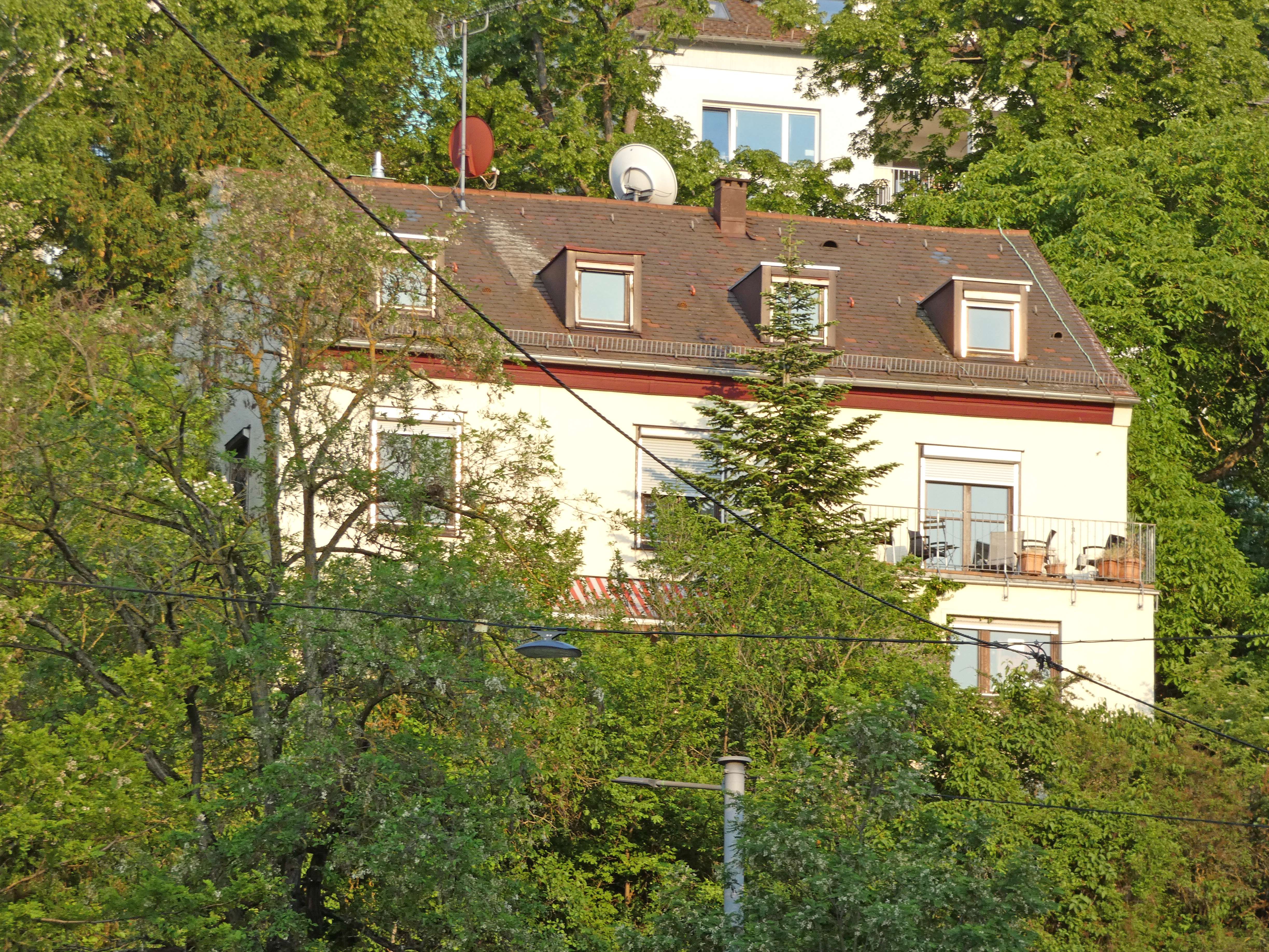 Großzügiges, vielseitiges Wohnhaus in gefragter, zentraler Wohn-/Aussichtslage am Bopser von S-Süd, Stuttgart – Bild 4