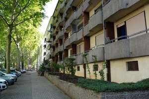 Schönes, möbliertes, helles 1-Zimmer-Apartment in erstklassiger Lage 