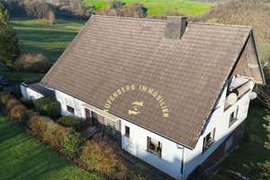 Großes Wohnhaus mit 3 Einheiten – ruhige Lage und viel Platz - perfekt für Familie & Vermietung – Die vollständige Adresse der Immobilie erhältst du vom Anbieter., 51570 Windeck – Vorschaubild 1
