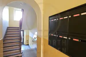 2 Zimmer WG-tauglich, zentral mit U-Bahn vor der Tür – Nürnberg – Vorschaubild 3