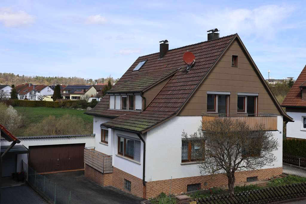 Immobilie in Steinenbronn - Geräumiges 9-Zimmer Haus in Steinenbronn mit Garten - Bild 0