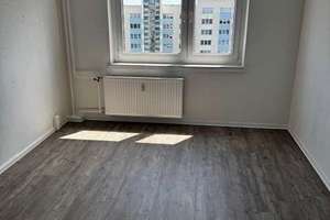Gamigstraße 22 - helle 3 ZKB Wohnung im 10.OG -WBS- zu vermieten – Die vollständige Adresse der Immobilie erhältst du vom Anbieter., 1239 Prohlis-Nord, Dresden – Vorschaubild 4