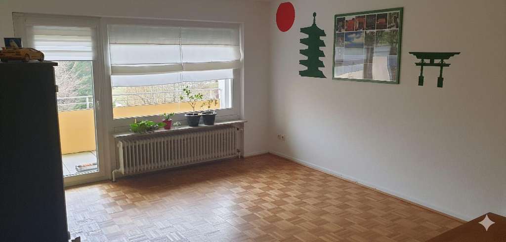 Immobilie in St. Georgen im Schwarzwald - Solide vermietete 3-Zimmer-Wohnung mit Balkon, modernisiertem Gebäude und sofortigen Mieteinnahmen - Bild 3