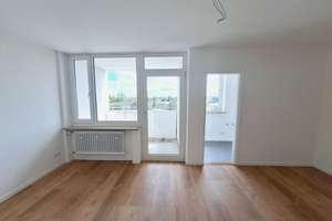 Helles Appartement mit Balkon in Hochzoll Nord zu vermieten – Karwendelstraße  86, 86163 Hochzoll-Nord, Augsburg – Vorschaubild 2