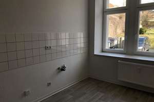 Großzügige 3-Raum-Wohnung mit Tageslichtbad – Gutenbergstr. 15, 9126 Bernsdorf, Chemnitz – Vorschaubild 2