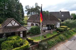 Charmantes Einfamilienhaus in Neunkirchen-Seelscheid Heister für Naturliebhaber und junge Familien – Die vollständige Adresse der Immobilie erhältst du vom Anbieter., 53819 Neunkirchen-Seelscheid – Vorschaubild 1