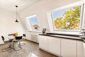 Charmante 3,5-Zimmer-Wohnung mit sonniger Terrasse in Südausrichtung – Die vollständige Adresse der Immobilie erhältst du vom Anbieter., 81675 Altbogenhausen, München – Vorschaubild 8