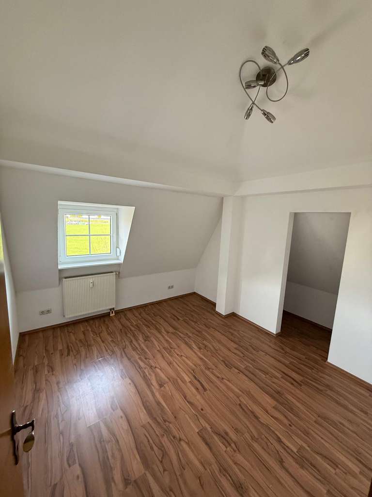 Immobilie in Biessenhofen - Charmante 2-Zimmer Dachgeschosswohnung in Biessenhofen. - Bild 1