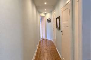 Altbauflair im 4. Obergeschoss – mit Balkon, Stuck und Dielen – Emser Str. 100, 12051 Neukölln (Ortsteil), Berlin – Vorschaubild 5