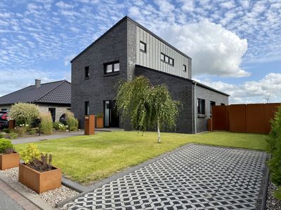 Modernes Pultdachhaus in ruhiger Feldrandlage – großzügiges Wohnen mit Stil und Weitblick