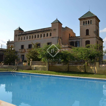Wunderschönes Schloss mit Landgut und 23 Hektar bewirtschafteten Weinbergen in Tarragona