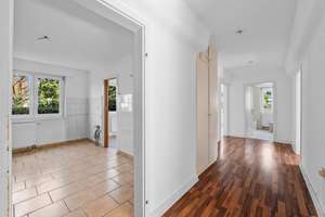 Attraktive Kapitalanlage:
MFH teilvermietet - 
4 Wohnungen mit 6 Stellpl.
in 77876 Kappelrodeck – Die vollständige Adresse der Immobilie erhältst du vom Anbieter., 77876 Kappelrodeck – Vorschaubild 4