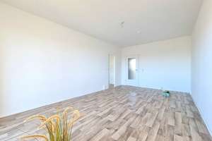 Kurze Wege zum Einkaufen und zur Straßenbahn – ideal für sportliche Mieter... – Johannes-Göderitz-Straße 71, 39130 Neu Olvenstedt, Magdeburg – Vorschaubild 4