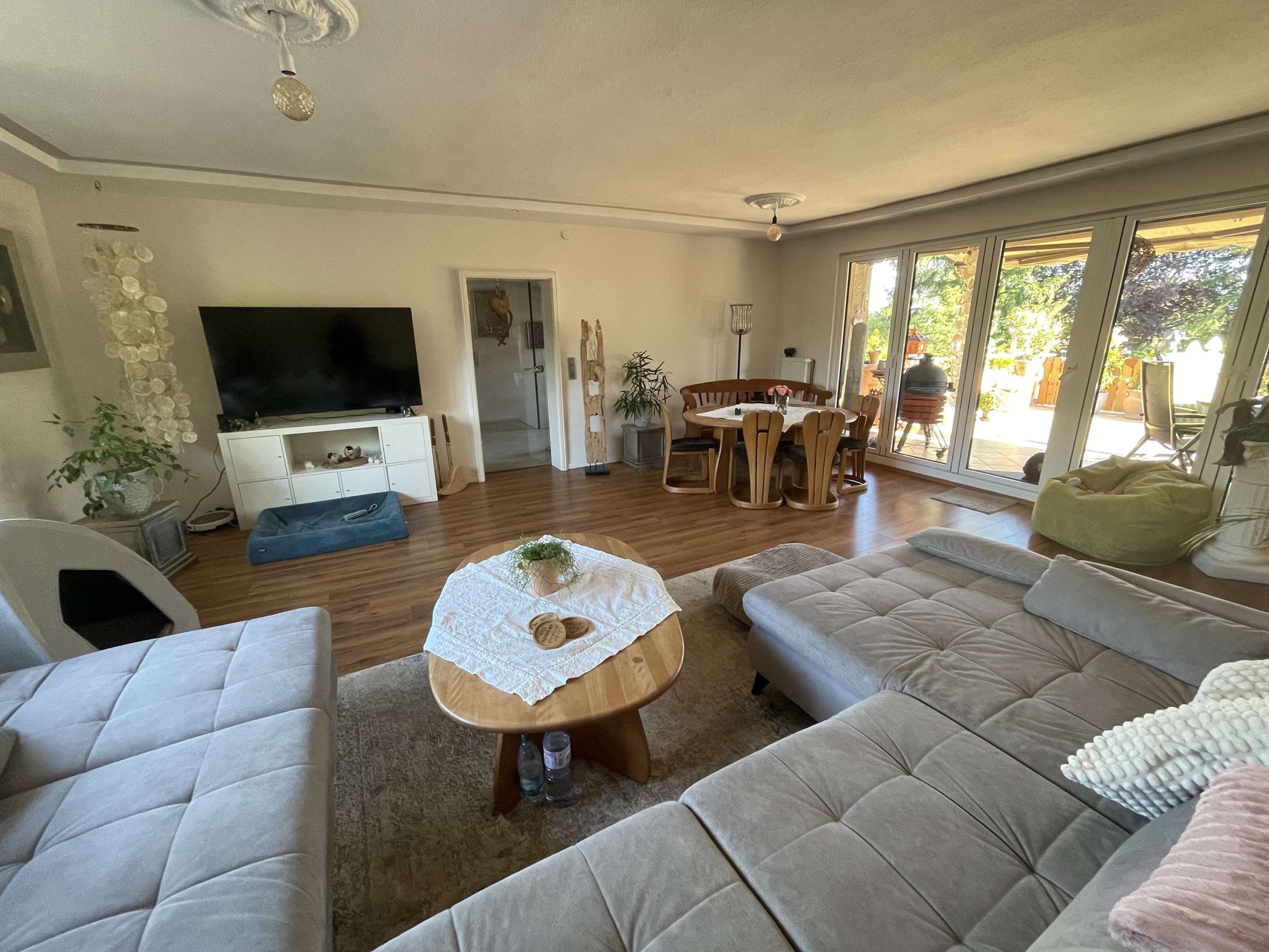 Immobilie in Sternberg - außergewöhnliches Anwesen en Vogue mit Stil, im Duo für Pferdehufe und Kreativkünstler  - Bild 0