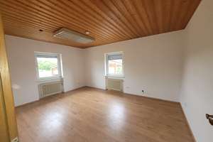Helles Einfamilienhaus in Baiersdorf ab 1. November 2025 zu vermieten – Die vollständige Adresse der Immobilie erhältst du vom Anbieter., 91083 Baiersdorf – Vorschaubild 10
