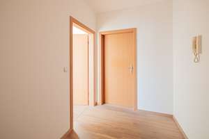 Top-Lage Dresden-Bühlau! Attraktive 3-Raum-Maisonette mit Balkon und Stellplatz - bezugsfrei! – Die vollständige Adresse der Immobilie erhältst du vom Anbieter., 1324 Bühlau/Weißer Hirsch, Dresden – Vorschaubild 7