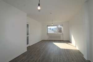 2. OG / 3 Zimmer mit Balkon – Am Flugfeld 101, 87600 Oberbeuren, Kaufbeuren – Vorschaubild 1