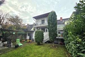 Große Doppelhaushälfte mit freistehendem Anbau und Einliegerwohnung in TOP-Lage