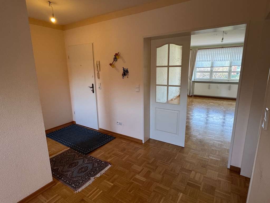 Immobilie in Schleswig - Schleswig: Stilvolle 4-Zimmer-Wohnung mit Balkon & Garage – ruhig, hell & flexibel nutzbar - Bild 3