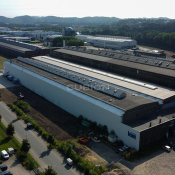 Moderne Lagerhalle mit bis zu 200 t Kranbahn!